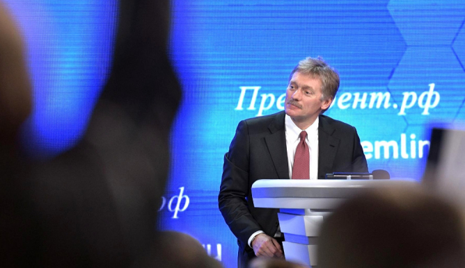 Кремль не хочет связывать избиение Жукова и отравление Навального